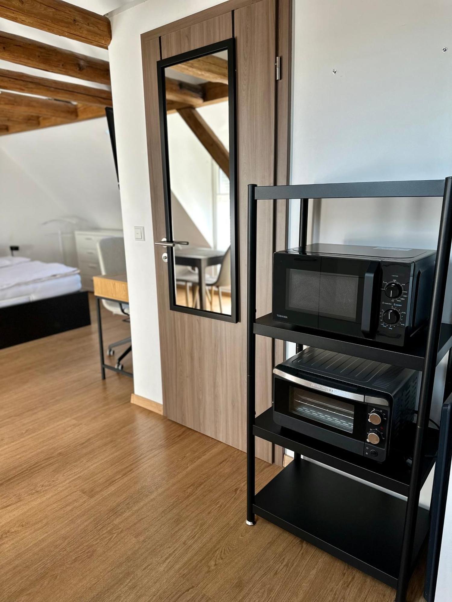 1 Zimmer Wohnung Dg Mit Klimaanlage Und Kleinen Balkon Oedheim Eksteriør billede